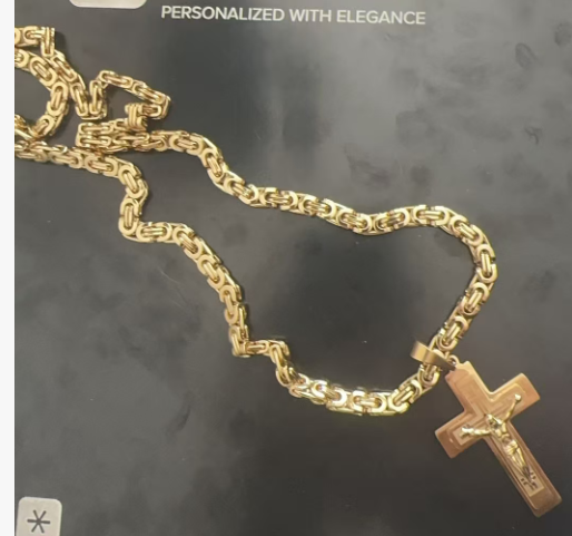 Goldene Kreuz mit Königskette